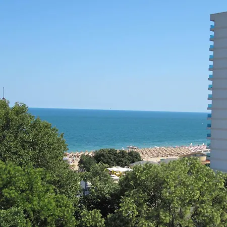 Апартамент Sea 3bedrooms Златни пясъци